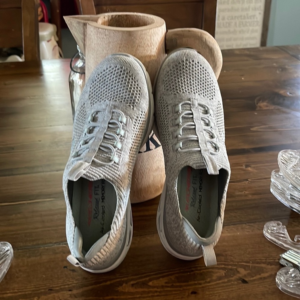 Sketchers shoes